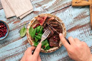 beef and spinach are good sources of iron in the diet 
