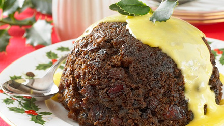 LGC313-christmas-pudding-with-custard-re.jpg