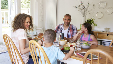 family_mealtime_table.jpg