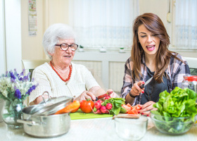 Dietitian_with_older_person.jpg