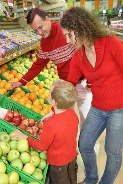 family-fruit-supermarket.jpg