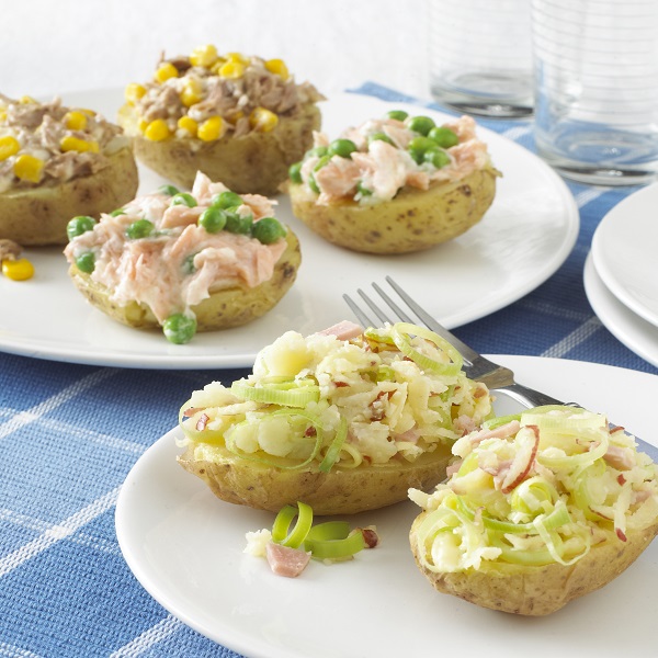 LGC347r Microwave Jacket potato with various toppings.jpg 4