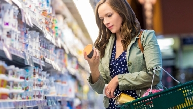 woman_looking_at_food_label.jpg