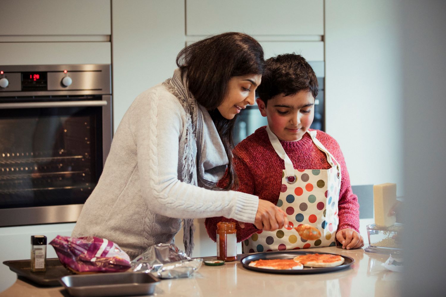 What are the difficulties for autistic children at mealtimes?